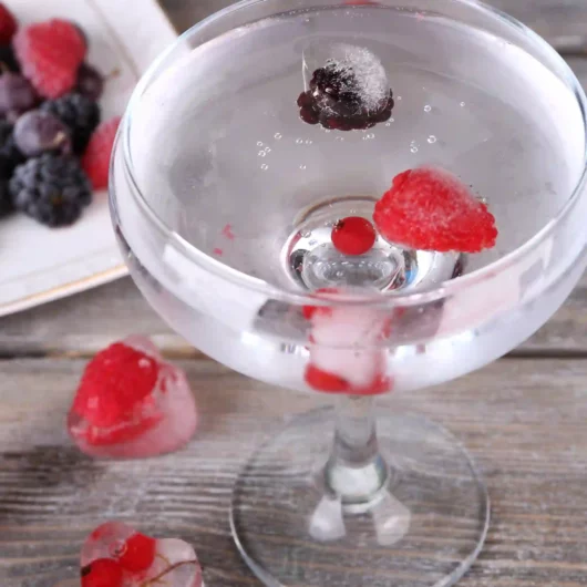 Raspberry Kissed Bliss Cocktail Recipe: