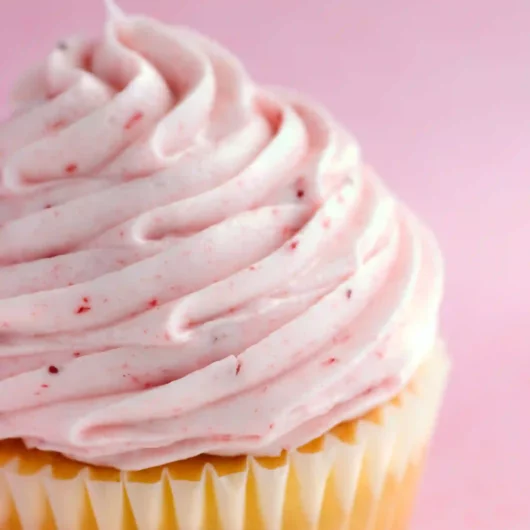 Strawberry Pie Cupcakes: A Sweet Love Story